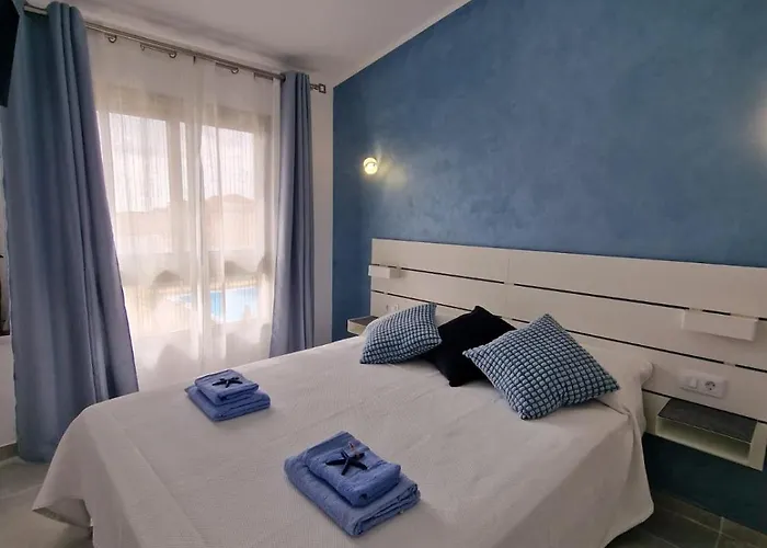 Bahari * كوستا دي أنتيجوا